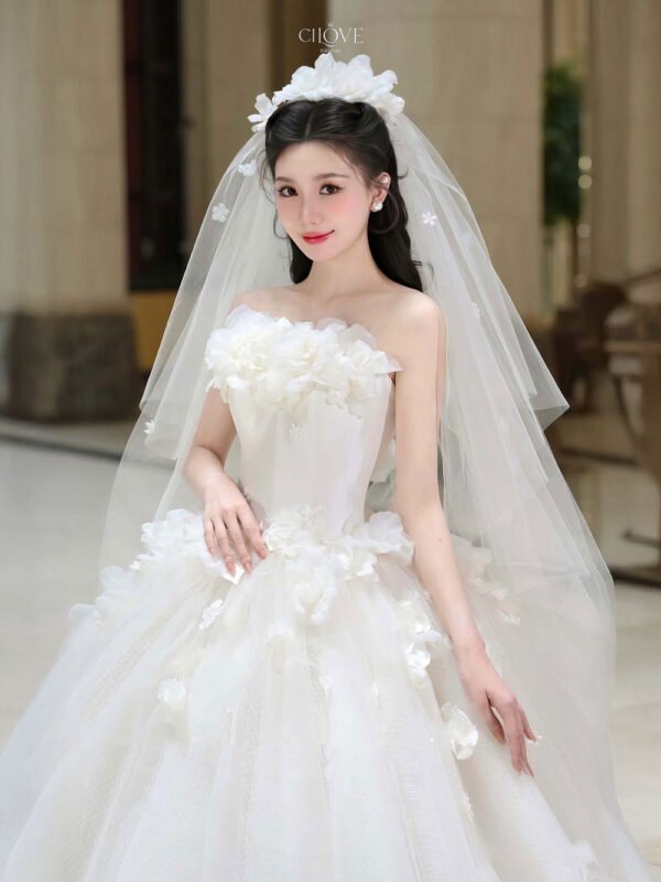 Váy cưới Hoa 3D Che hông, fit eo, tôn vòng 1