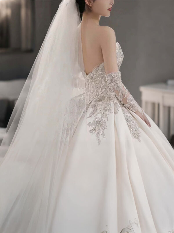 Váy cưới sân khấu satin cao cấp