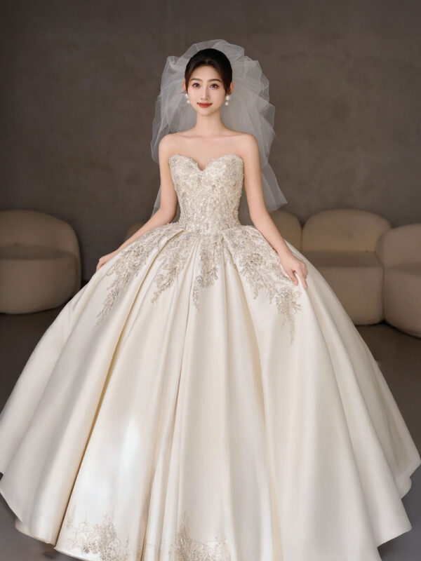 Váy cưới sân khấu satin cao cấp