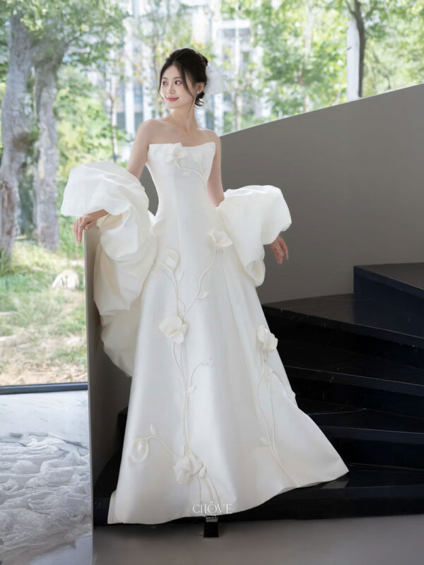 Váy cưới phù hợp với lễ concept cưới sân vườn hoặc mang hơi hướng tự nhiên