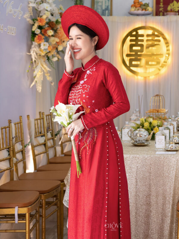 áo dài cưới truyền thống đỏ gấm thêu rồng phượng