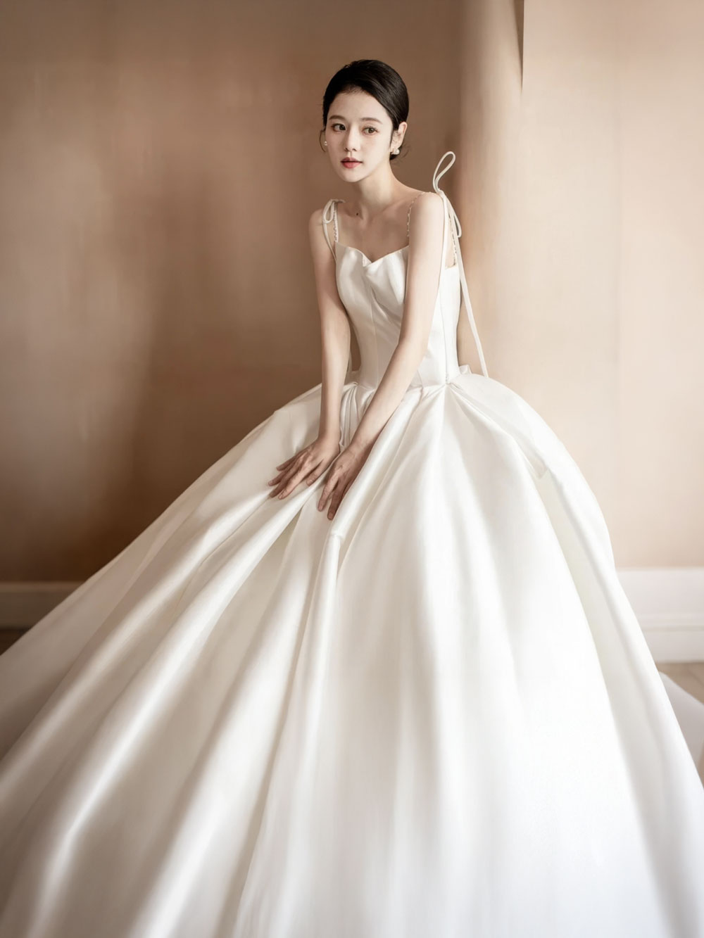 Váy Cưới Dáng A-line Cổ Điển