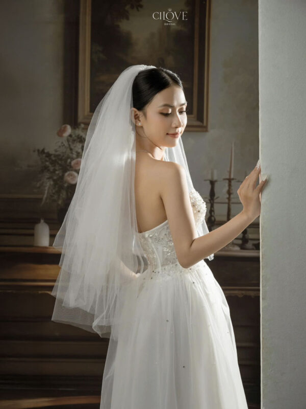 Thiết kế cúp ngực đính kim sa giúp tôn lên vòng một quyến rũ