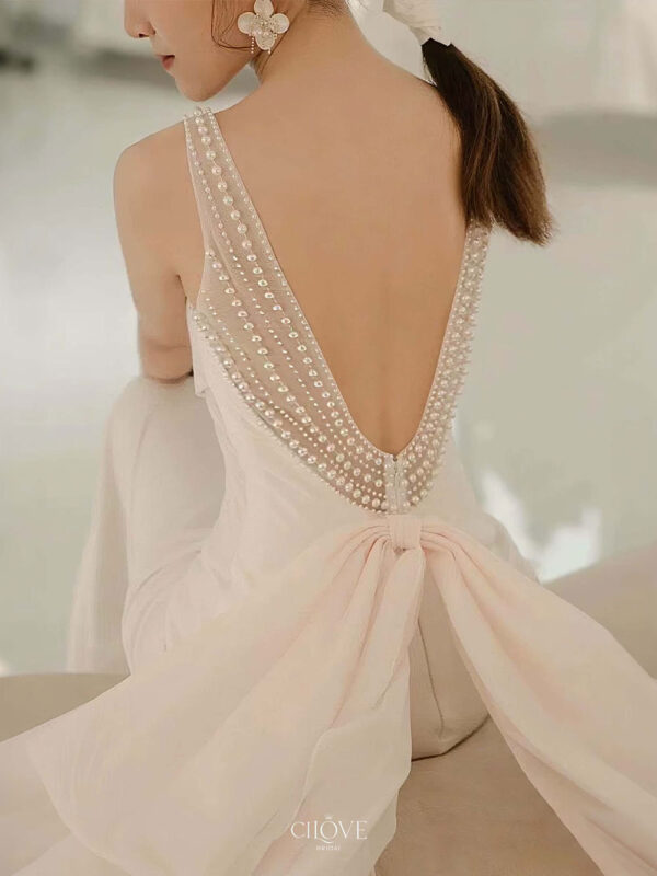 Váy Cưới Hai Dây Ngọc Trai – Suông Tối Giản Thanh Lịch