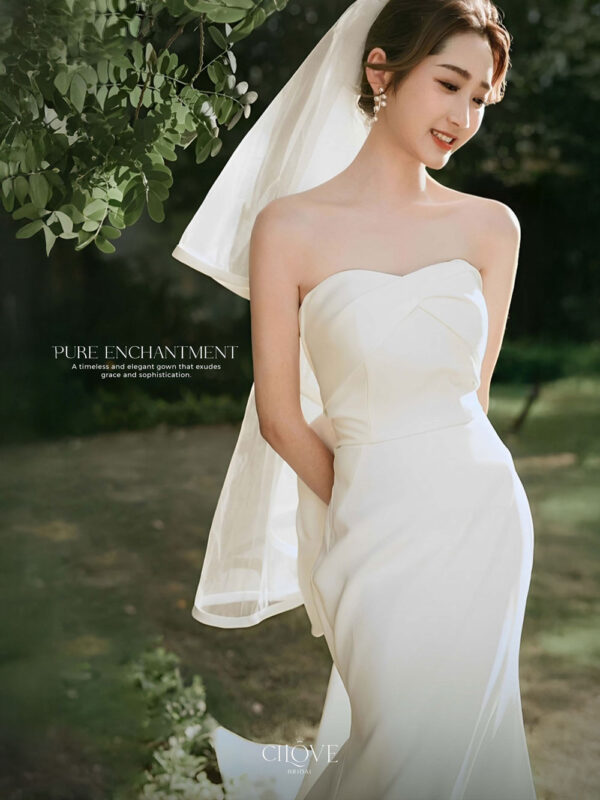 Váy cưới satin dáng suông – Tối giản & thanh lịch cho lễ cưới ngoài trời